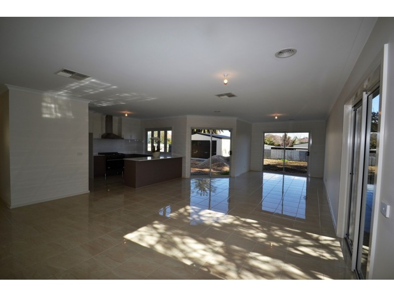 3A Collas Street, Seymour VIC 3660