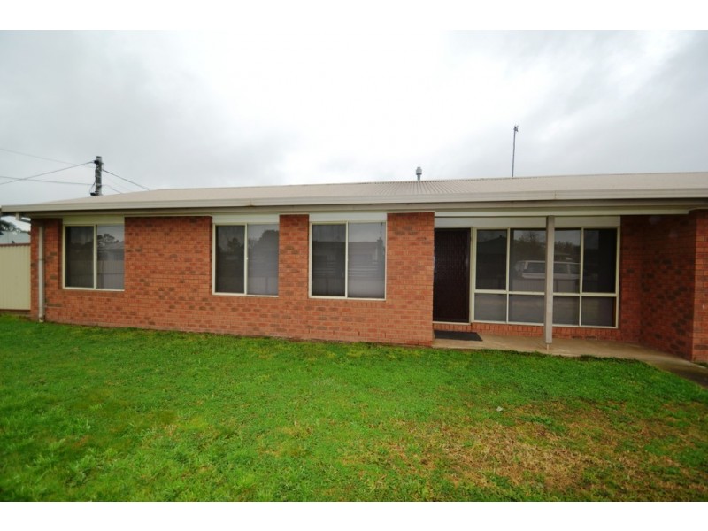 1/2 Parry Street, Seymour VIC 3660