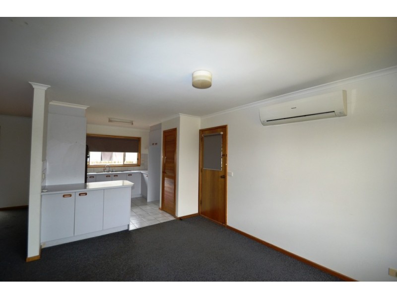 1/2 Parry Street, Seymour VIC 3660