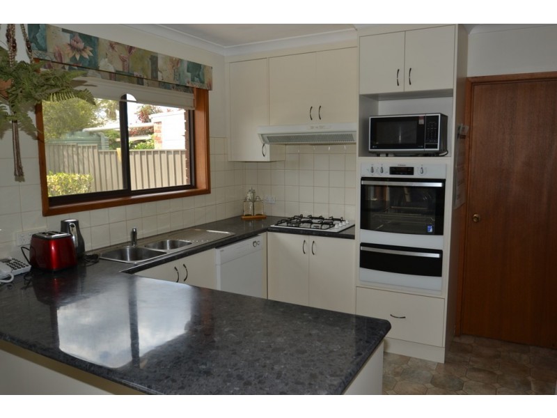 14 Tristan Street, Seymour VIC 3660