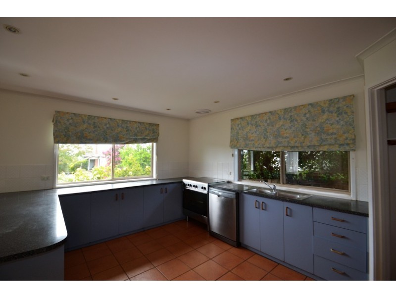 14 Delhi Street, Seymour VIC 3660