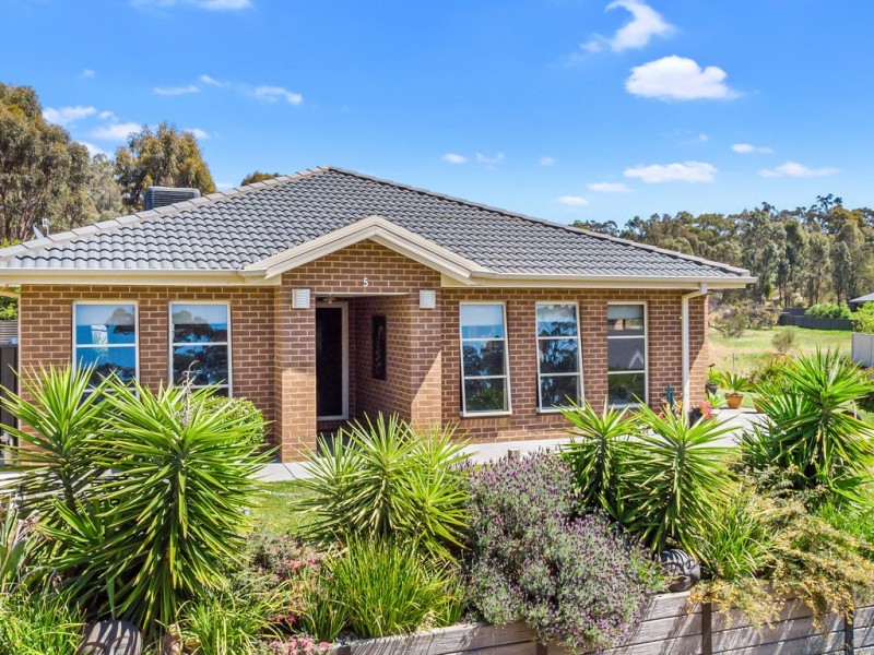 5 Lightwood Avenue, Seymour VIC 3660