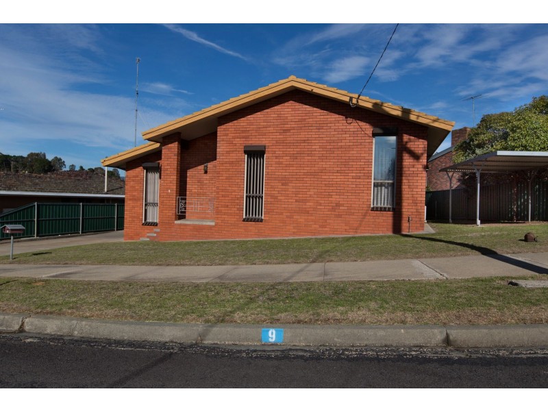 9 Priestley Crescent, Seymour VIC 3660