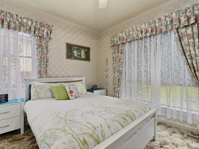 5 Chisholm Crescent, Seymour VIC 3660