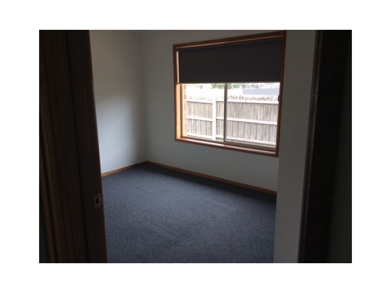 1/2 Parry St, Seymour VIC 3660