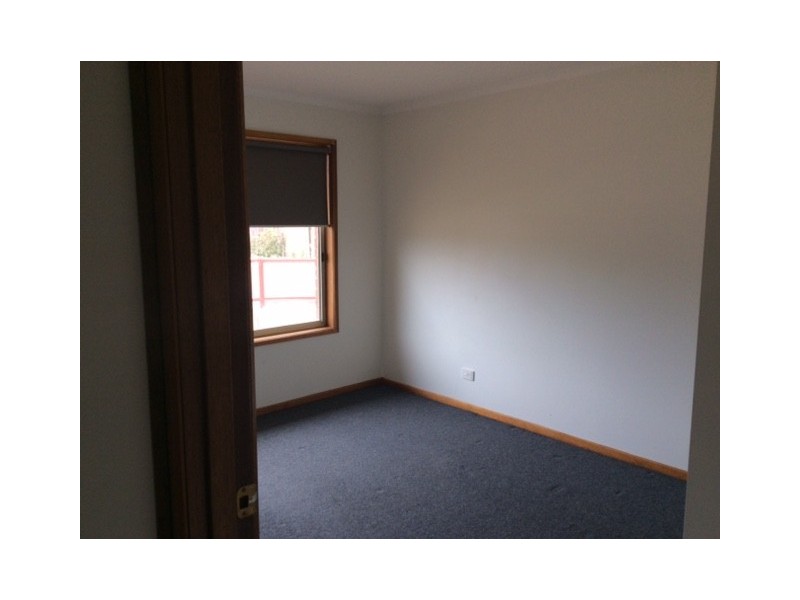 1/2 Parry St, Seymour VIC 3660