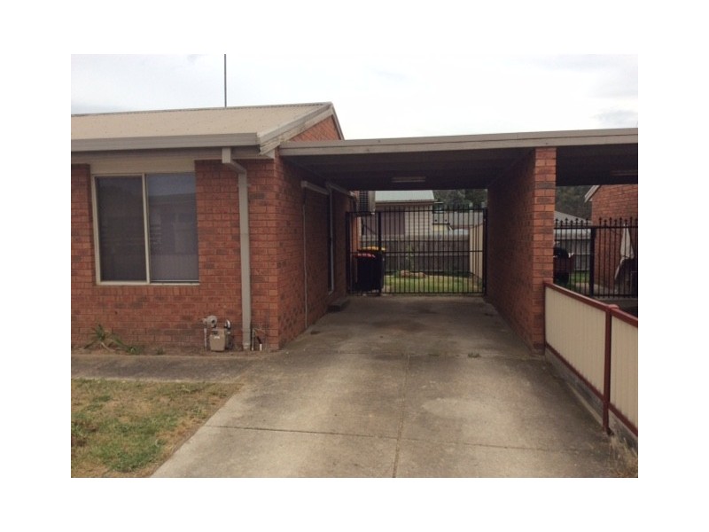1/2 Parry St, Seymour VIC 3660