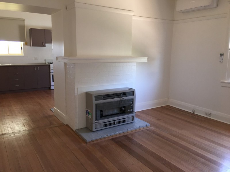 9 Dowling Avenue, Seymour VIC 3660