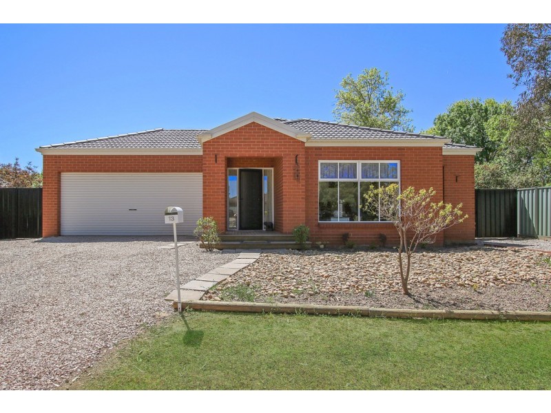 13 Burns Avenue, Euroa VIC 3666
