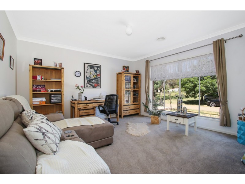 13 Burns Avenue, Euroa VIC 3666