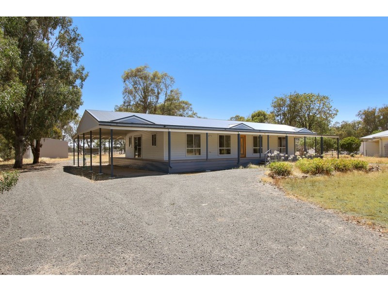 30-32 Maxfield Street, Longwood VIC 3665