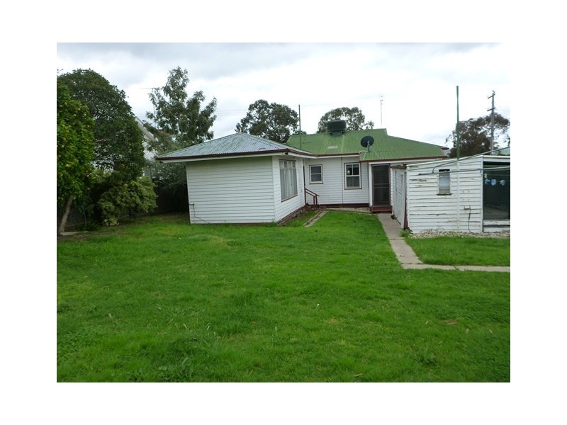 38 Stewart Street, Seymour VIC 3660