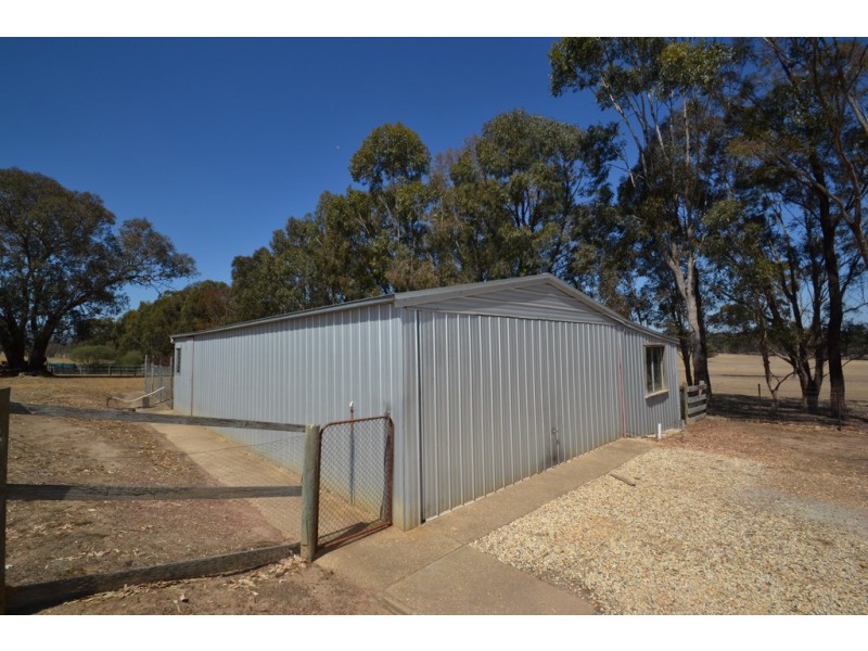 330 Kobyboyn Road, Whiteheads Creek VIC 3660