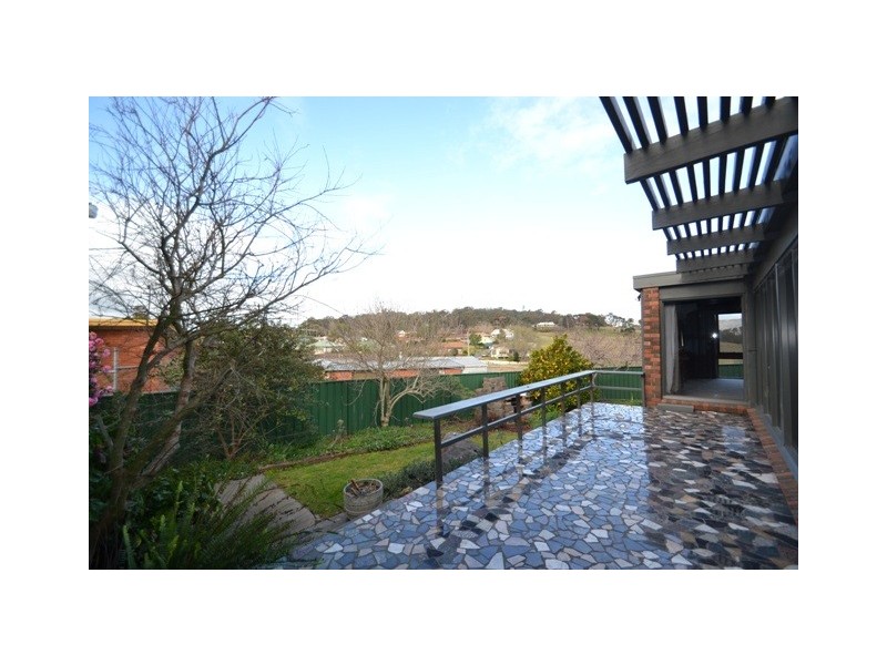 11 Priestley Cres, Seymour VIC 3660