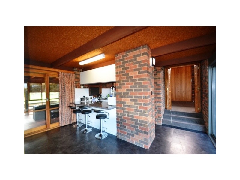 11 Priestley Cres, Seymour VIC 3660