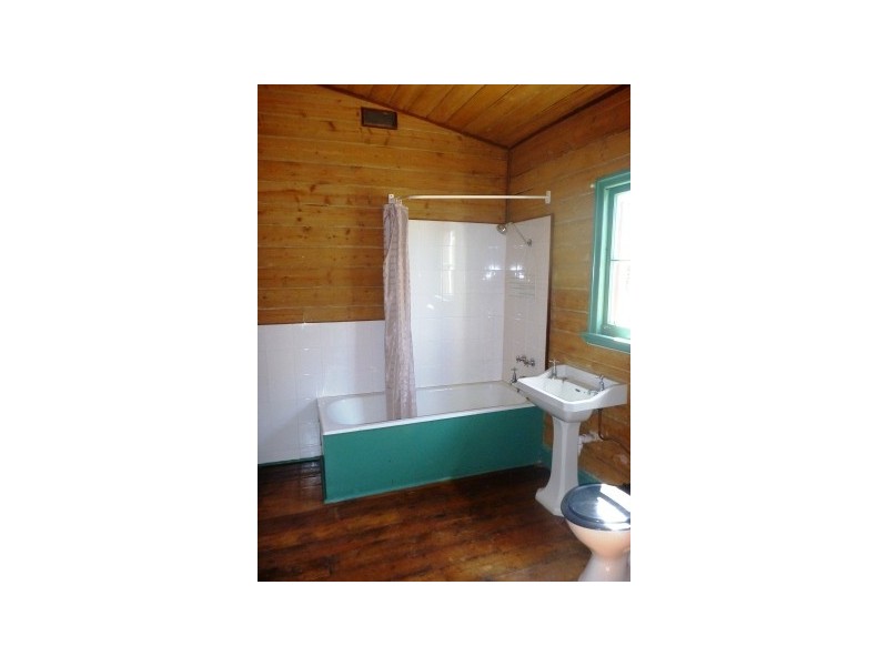 1B  Queen Street, Avenel VIC 3664