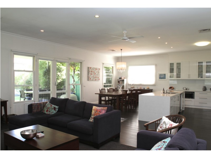 16 Railway Street, Seymour VIC 3660