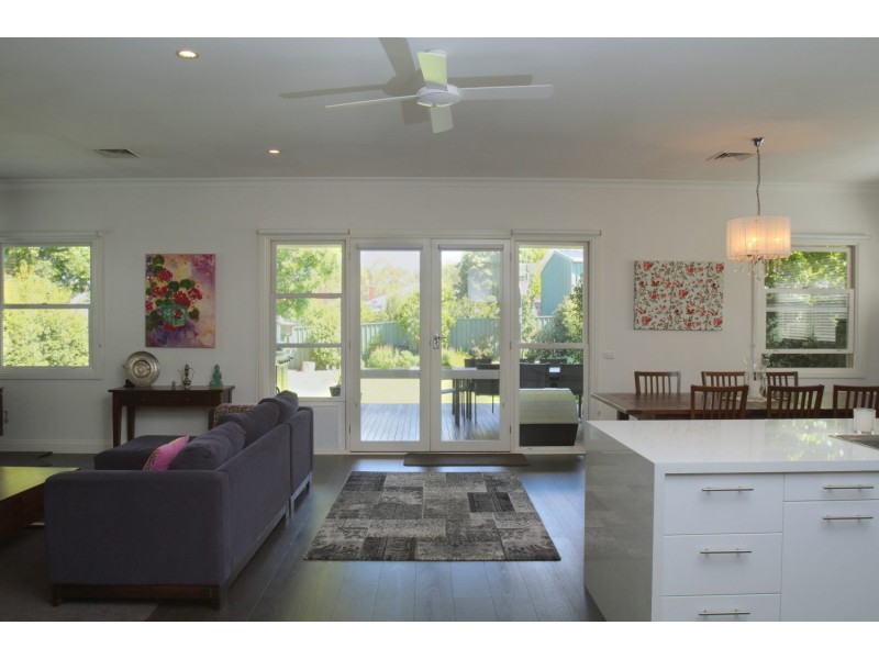 16 Railway Street, Seymour VIC 3660