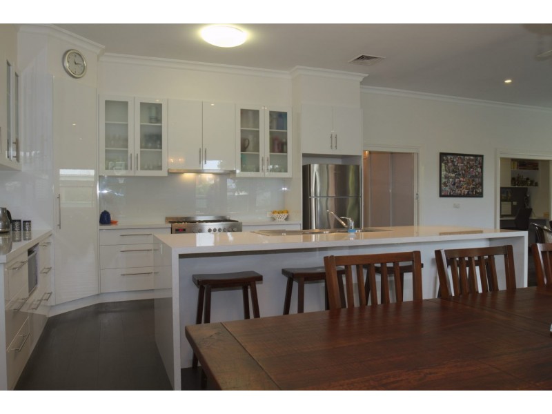 16 Railway Street, Seymour VIC 3660