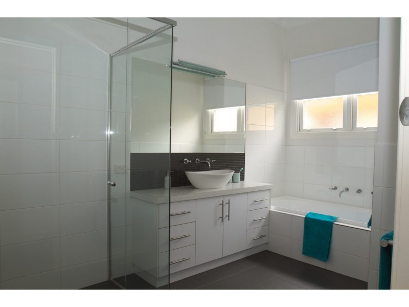 16 Railway Street, Seymour VIC 3660