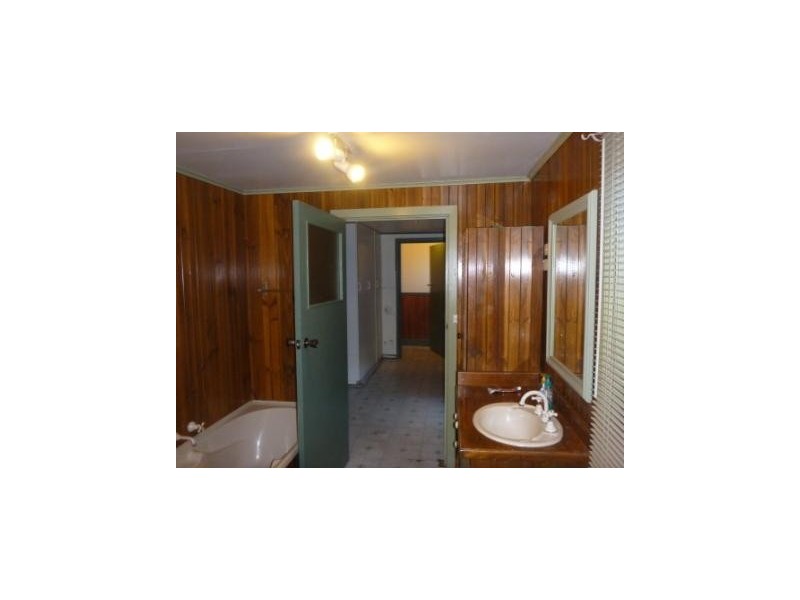 66 Anzac Avenue, Seymour VIC 3660