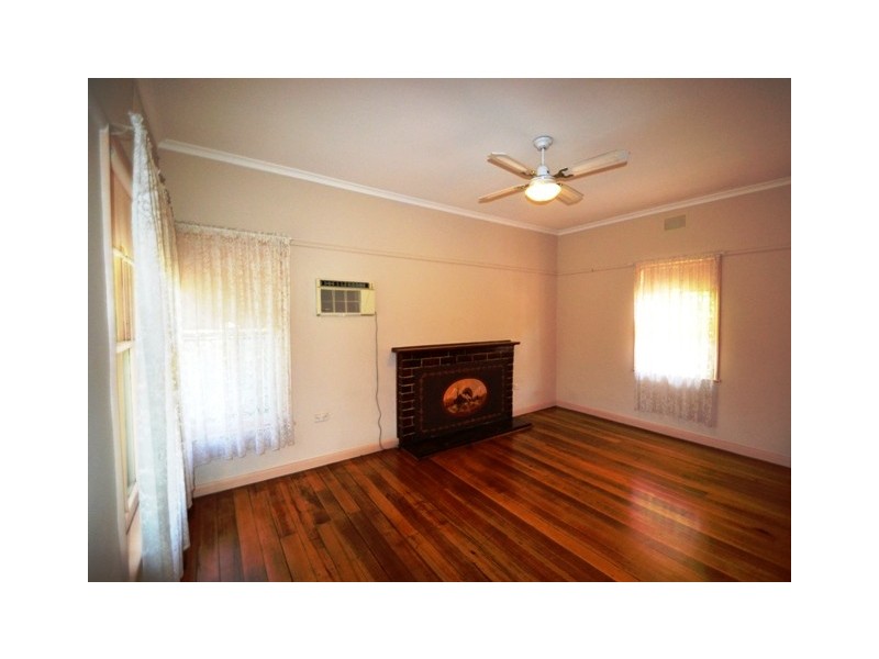 15 Tehan Street, Seymour VIC 3660