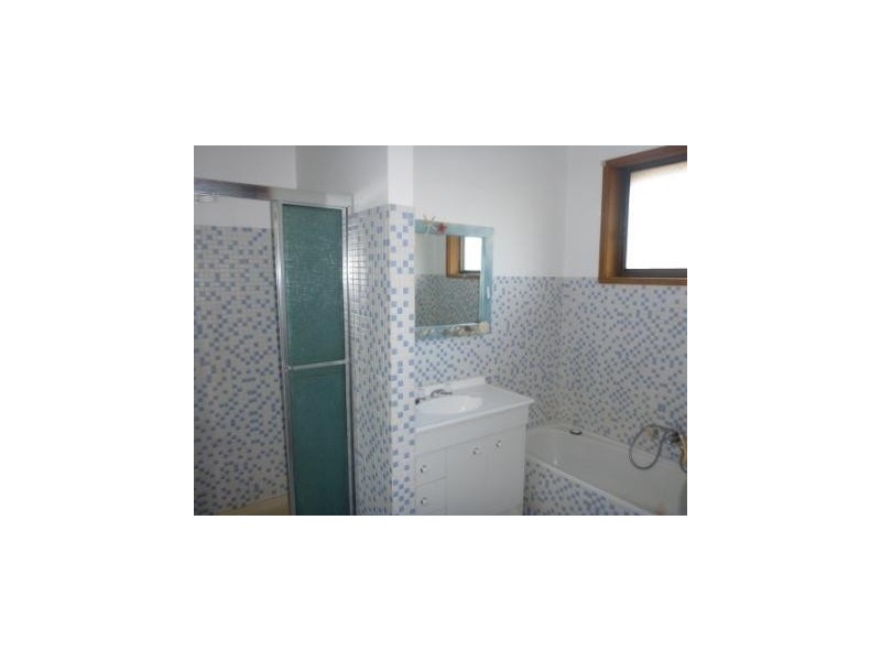 17 Webb Avenue, Seymour VIC 3660