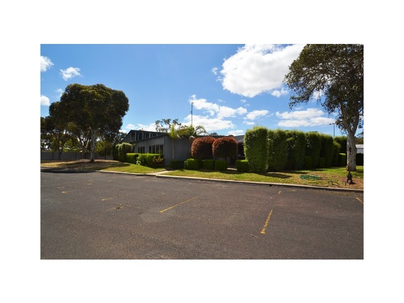 27 Highlands Road, Seymour VIC 3660