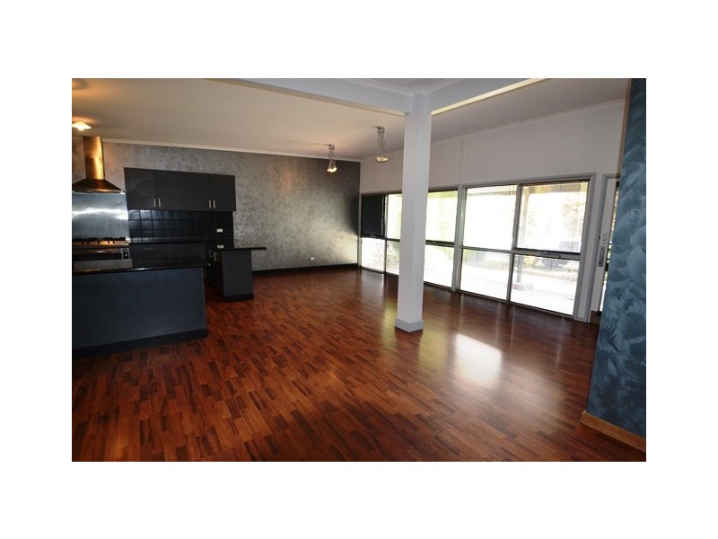 27 Highlands Road, Seymour VIC 3660