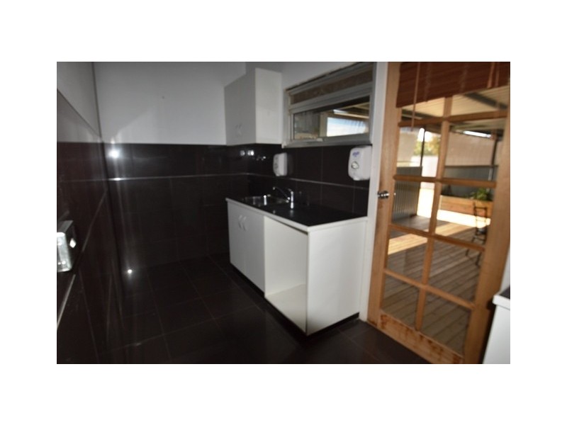 27 Highlands Road, Seymour VIC 3660