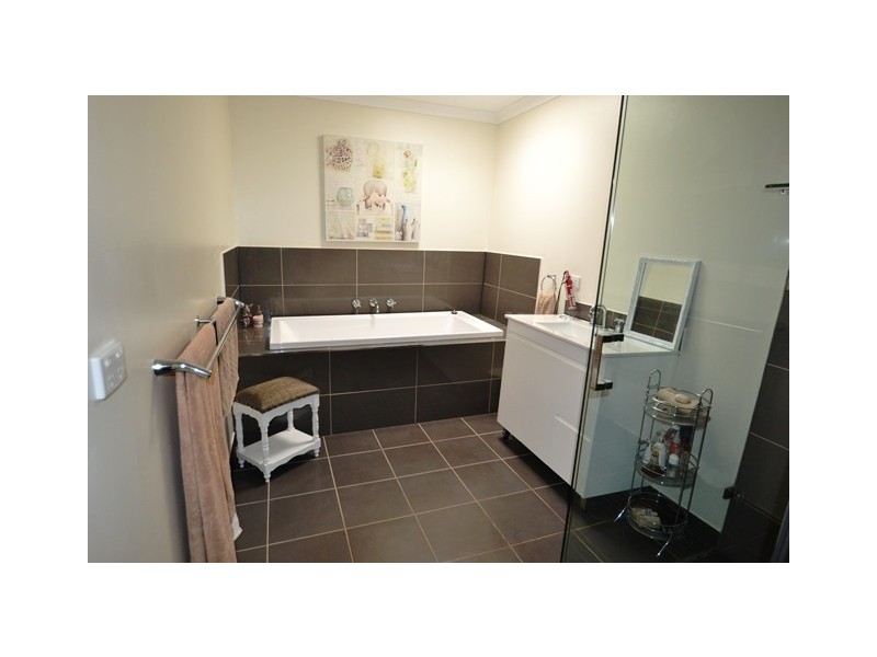 8 Mentor Street, Seymour VIC 3660