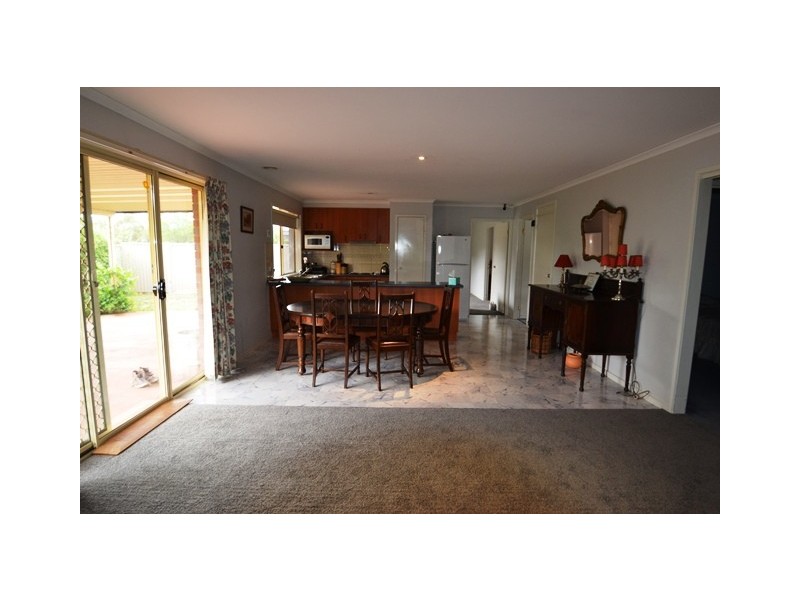 16 Marengo Road, Seymour VIC 3660