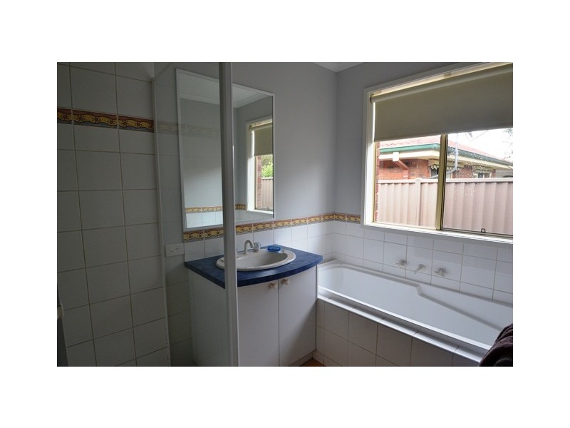 16 Marengo Road, Seymour VIC 3660