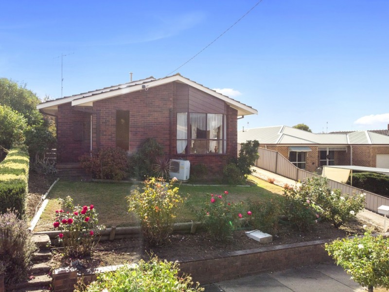 14 Priestley Crescent, Seymour VIC 3660