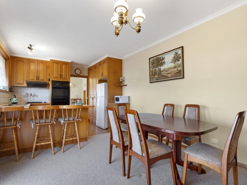 14 Priestley Crescent, Seymour VIC 3660