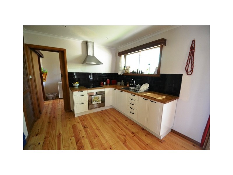 49 SHELTON STREET, Avenel VIC 3664