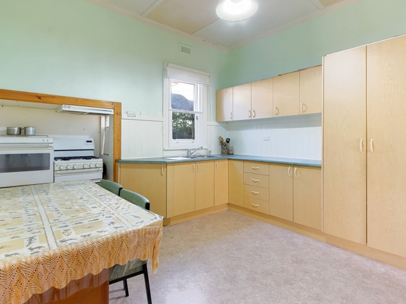 5 The Avenue, Seymour VIC 3660