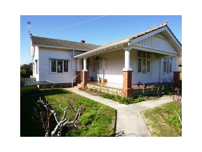 19 Guild Street, Seymour VIC 3660