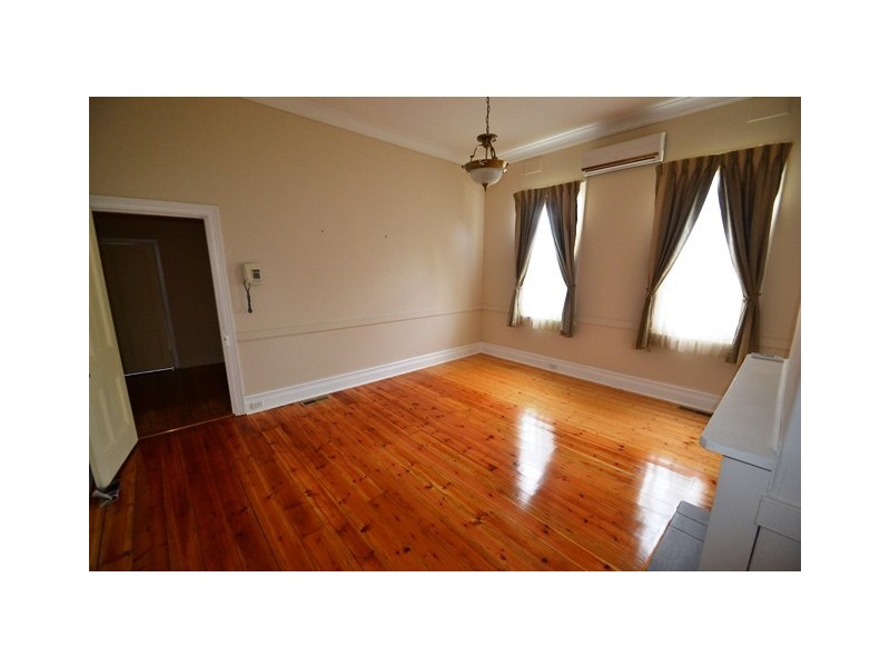 54 Oak Street, Seymour VIC 3660