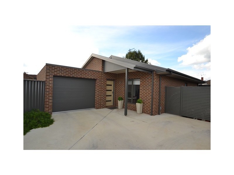 3/8 President Street, Seymour VIC 3660