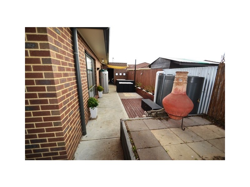 3/8 President Street, Seymour VIC 3660