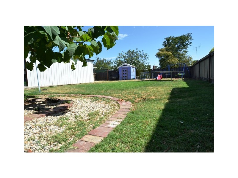 16 Tristan Street, Seymour VIC 3660