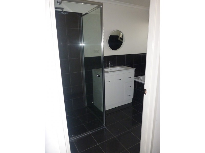 22 Avenel Road, Seymour VIC 3660