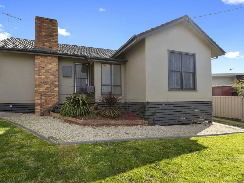 16 Chisholm Crescent, Seymour VIC 3660