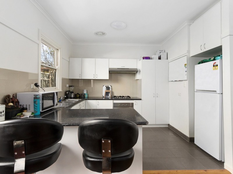 16 Chisholm Crescent, Seymour VIC 3660