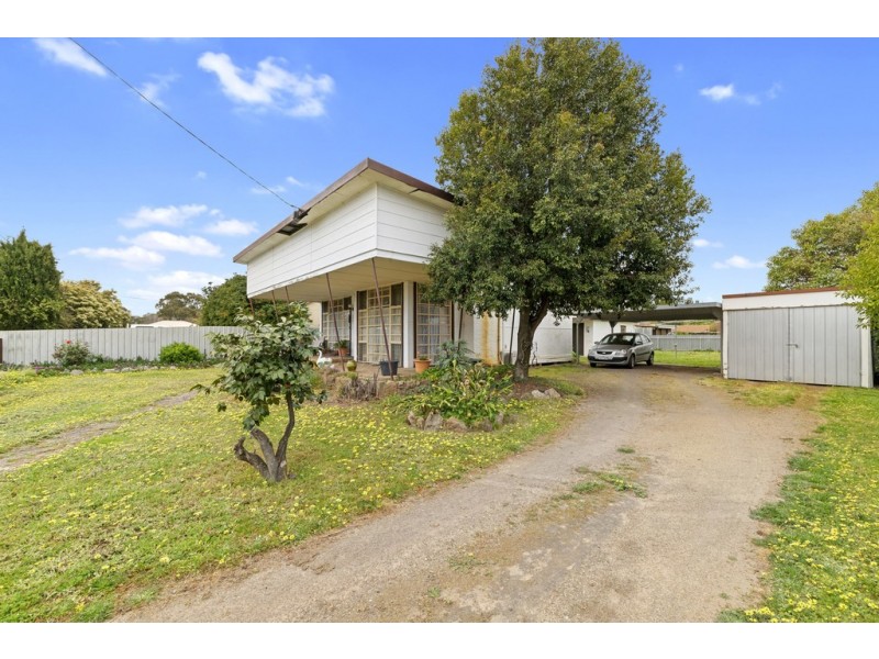 11 Beaton Street, Euroa VIC 3666