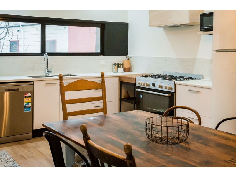 39 Railway Street, Euroa VIC 3666