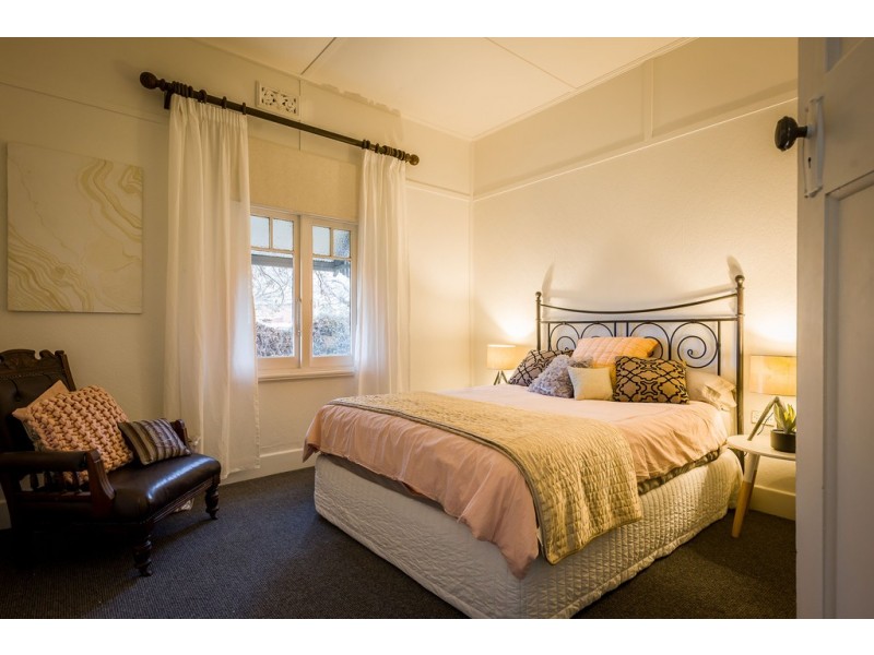 39 Railway Street, Euroa VIC 3666