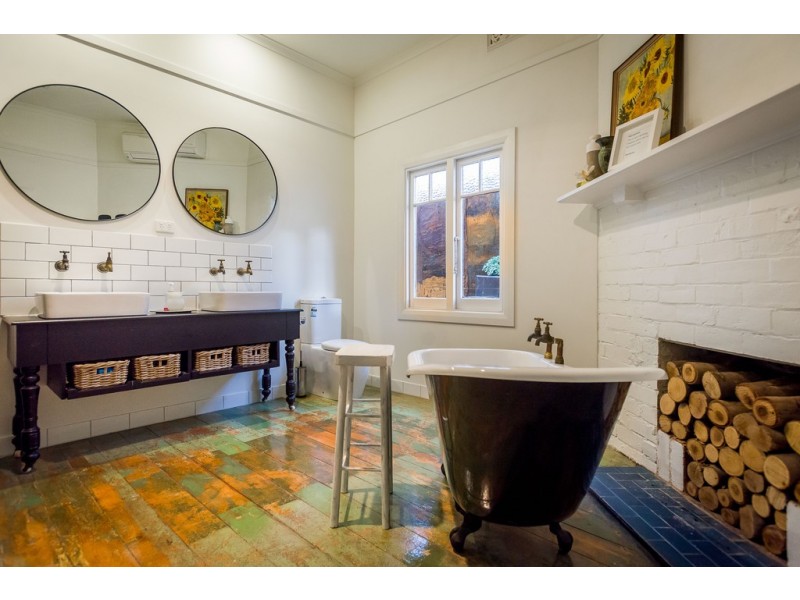 39 Railway Street, Euroa VIC 3666