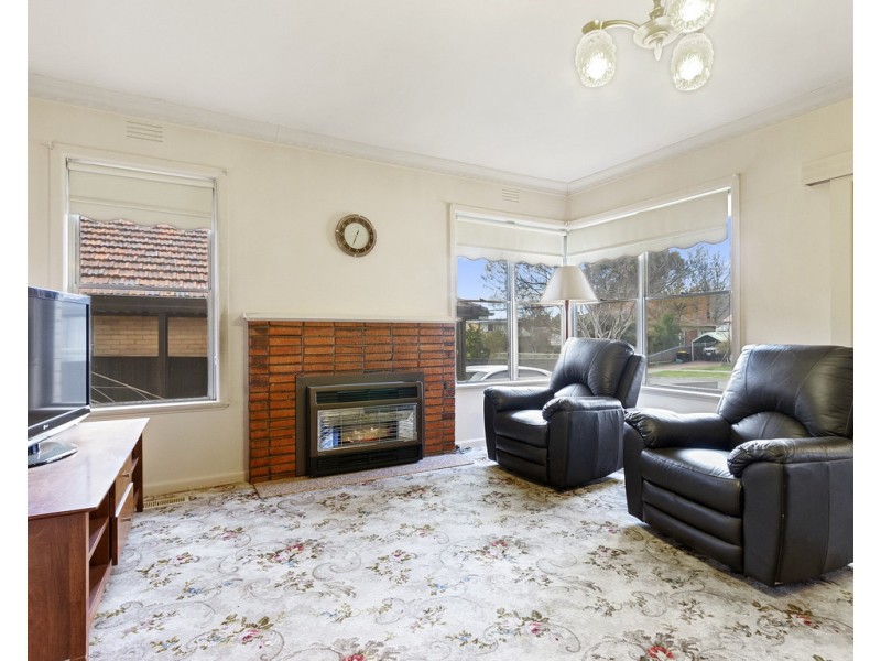 8 Guild Street, Seymour VIC 3660